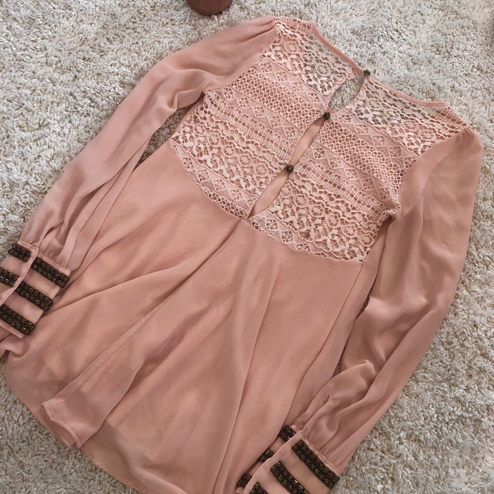 Sheer flow top